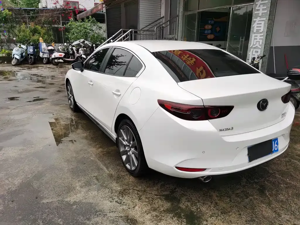 Mazda 3 Axela 2023 из CN, фото 8