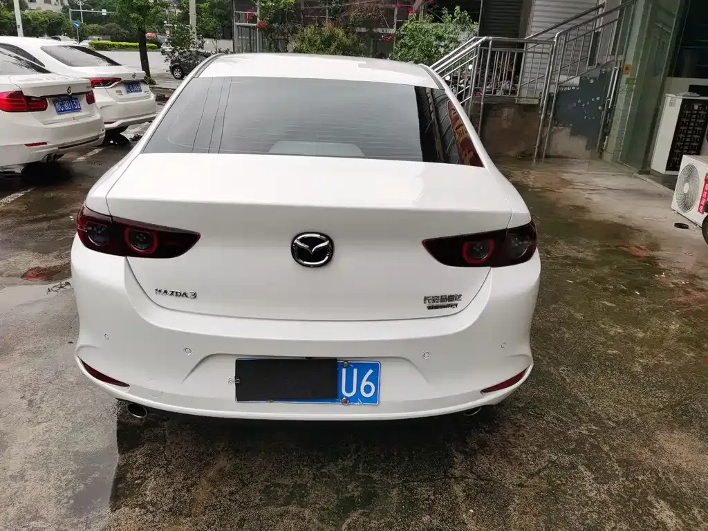 Mazda 3 Axela 2023 из CN, фото 4
