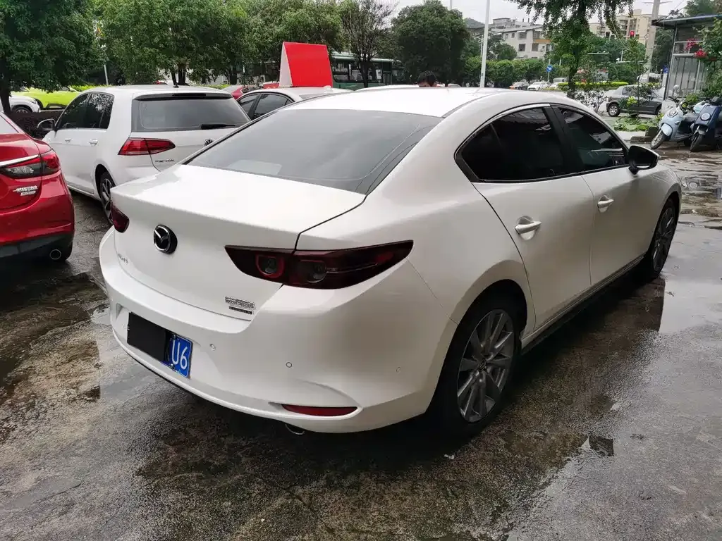 Mazda 3 Axela 2023 из CN, фото 10