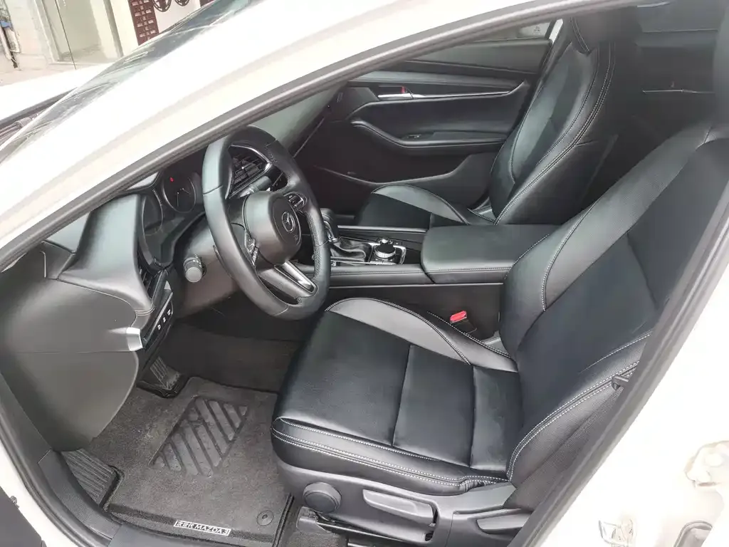 Mazda 3 Axela 2023 из CN, фото 3