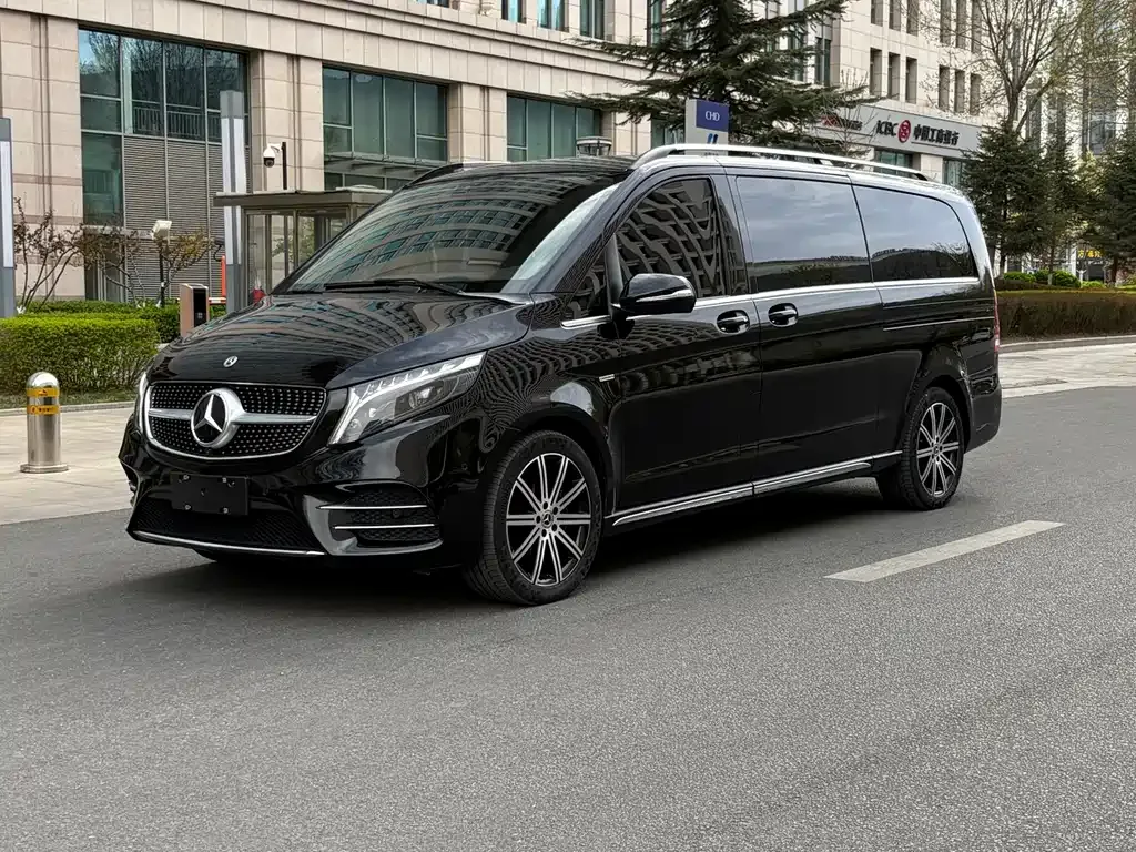 Mercedes-Benz V-Class — фото 1