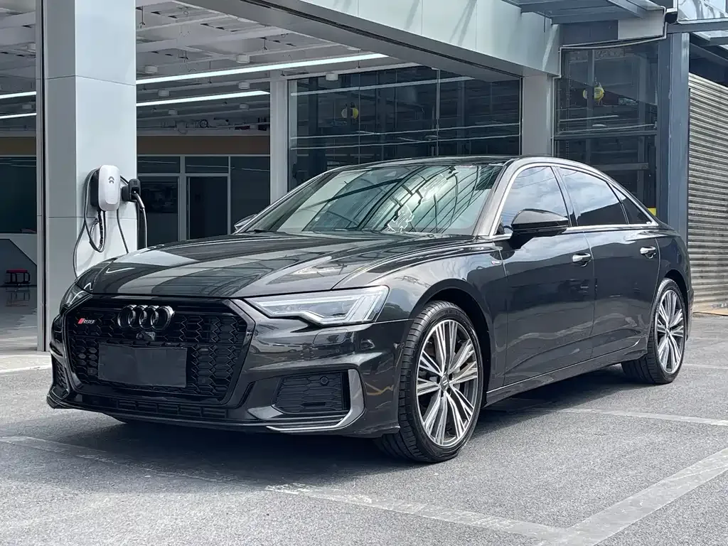 Audi A6L — фото 1