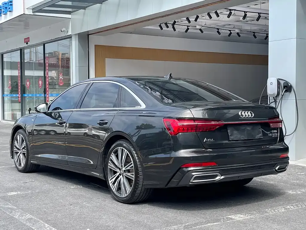 Audi A6L — фото 9