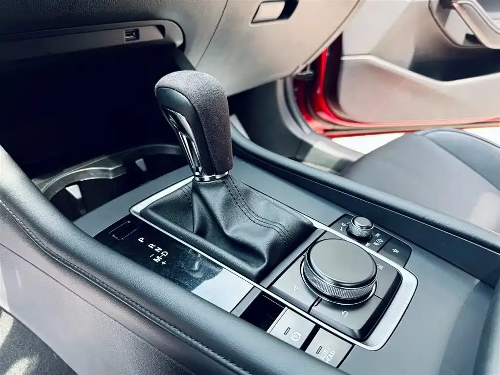 Mazda 3 Axela 2021 из CN, фото 2
