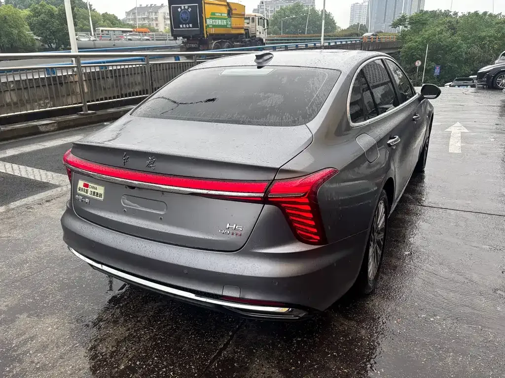 Hongqi H5 — фото 9