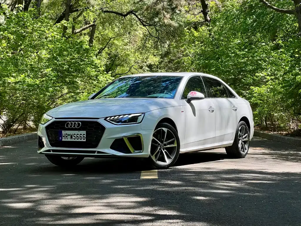 Audi A4L 2024 из CN, фото 1