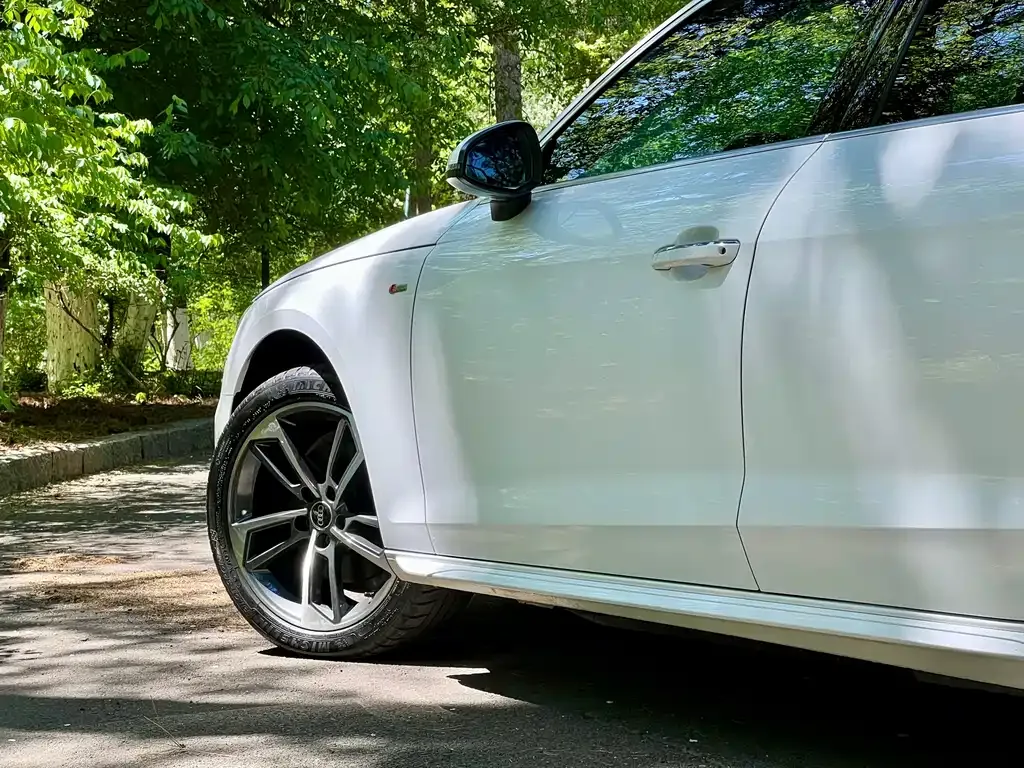 Audi A4L 2024 из CN, фото 9