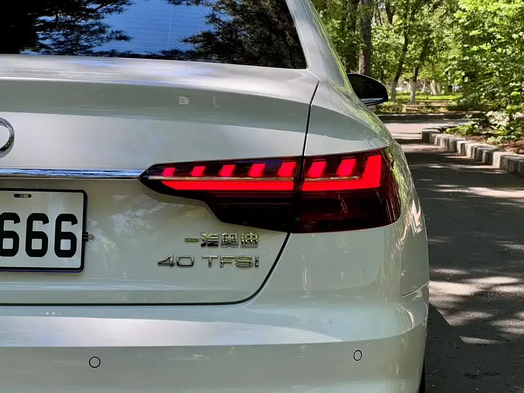 Audi A4L 2024 из CN, фото 3
