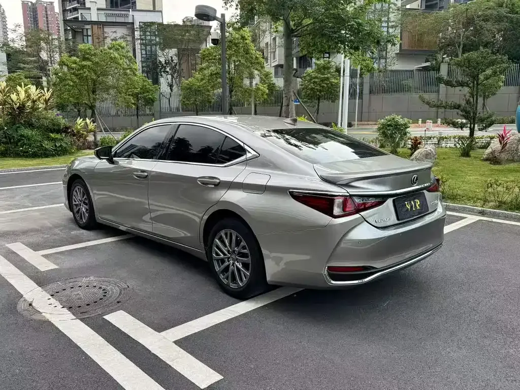 Lexus ES — фото 9