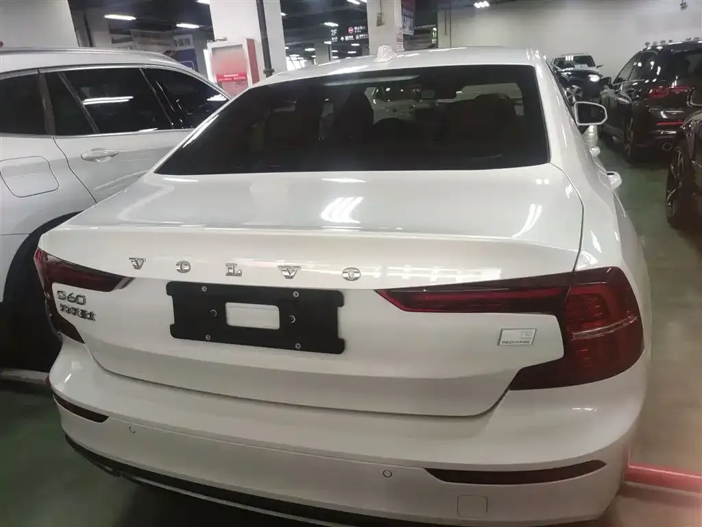 Volvo S60 PHEV 2022 из CN, фото 8
