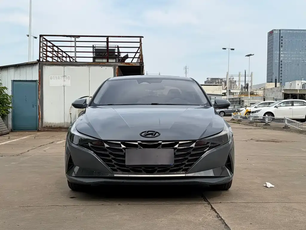 Hyundai Elantra — фото 7