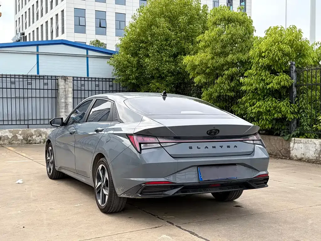 Hyundai Elantra — фото 9