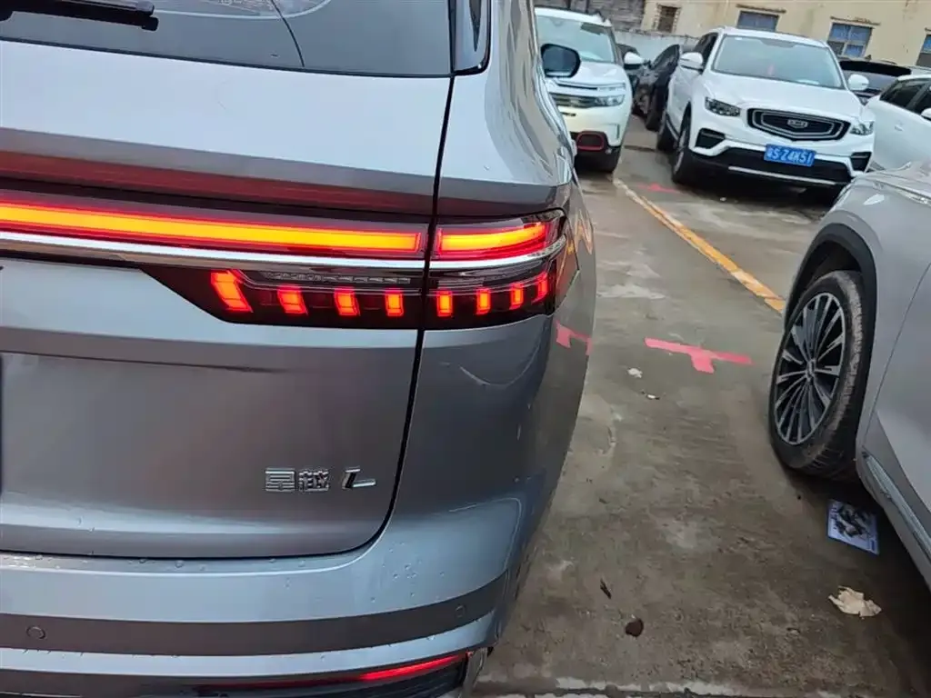 Geely Xingyue L — фото 4