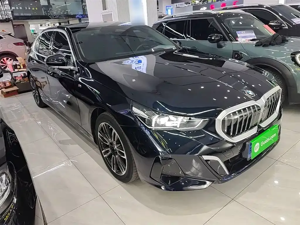 BMW 5 Series — фото 10