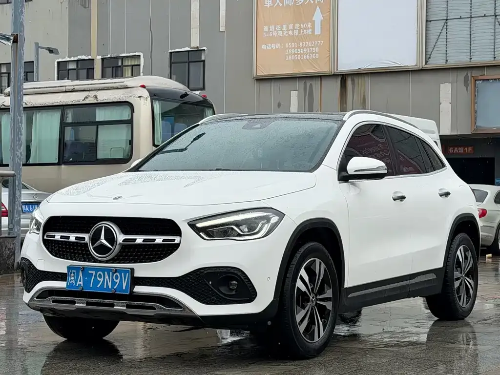 Mercedes-Benz GLA — фото 1