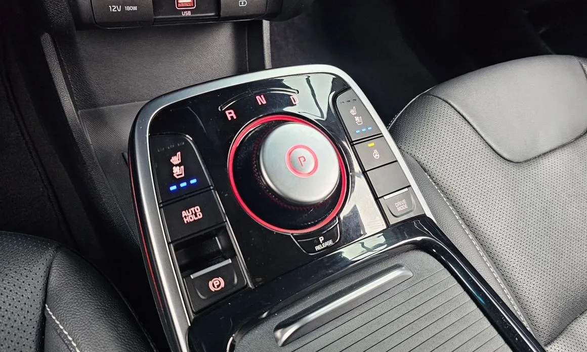 Kia Niro — фото 8