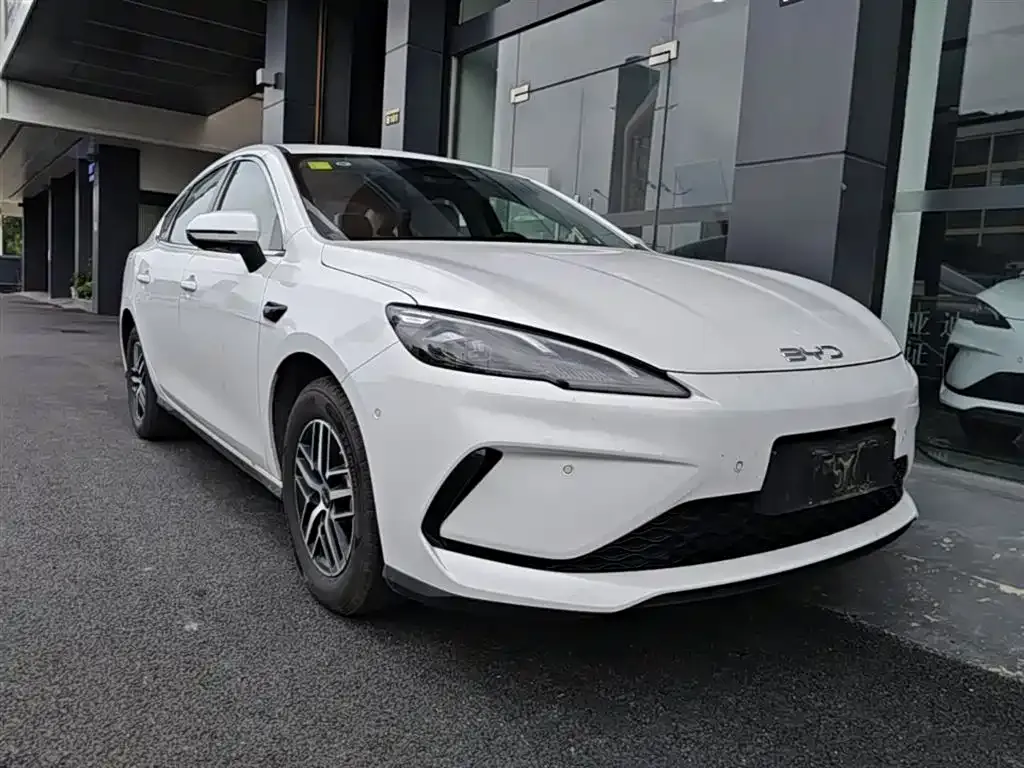 BYD Seal 05 DM-i — фото 9