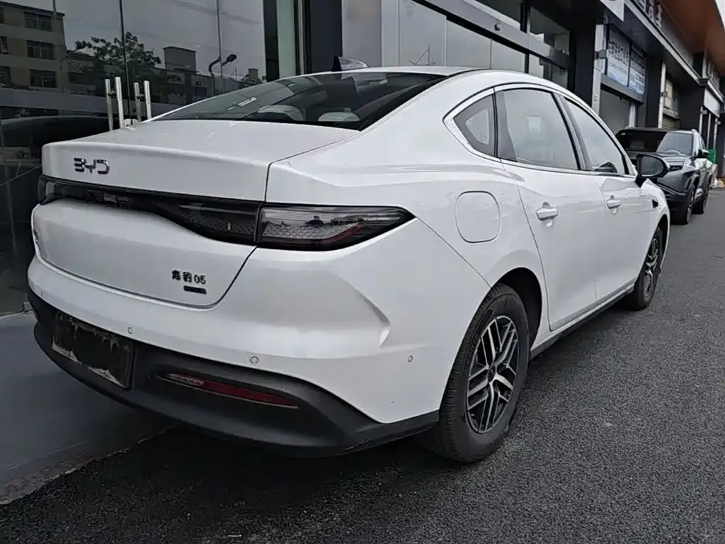 BYD Seal 05 DM-i — фото 4