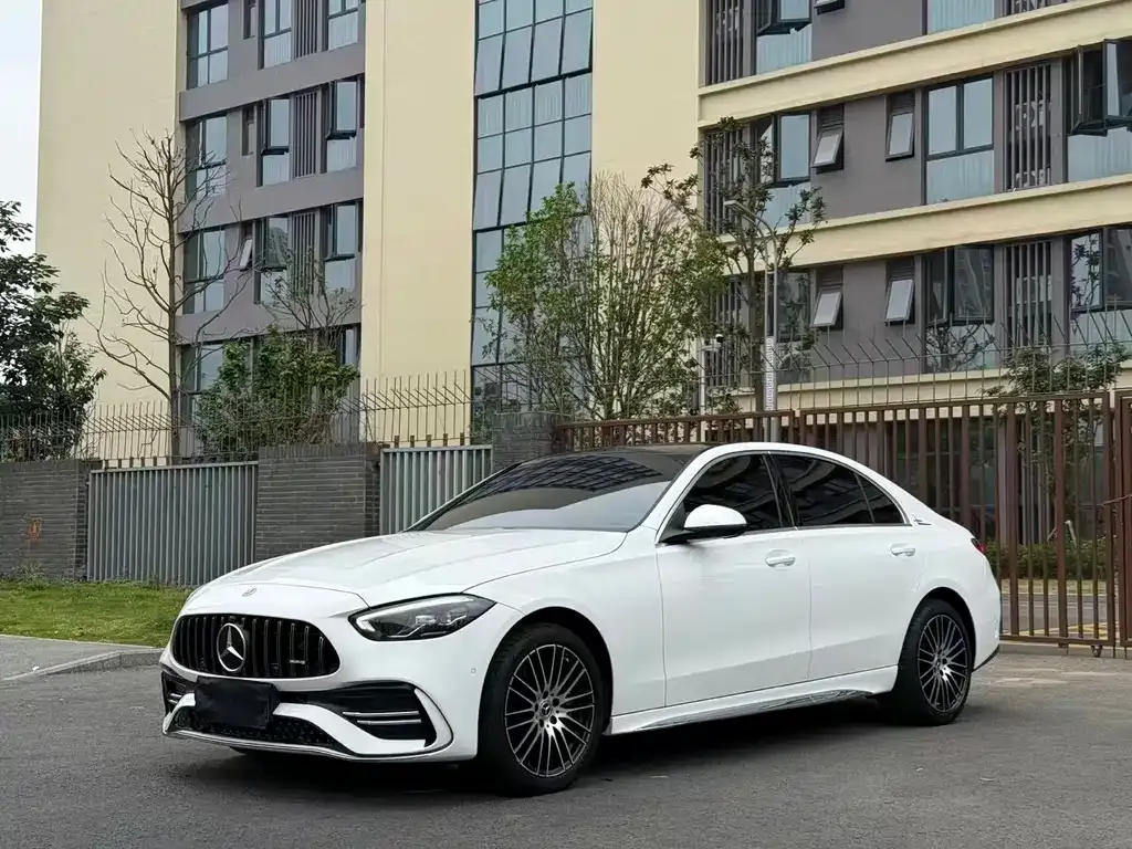 Mercedes-Benz C-Class — фото 1