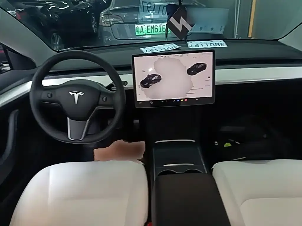 Tesla Model 3 — фото 4