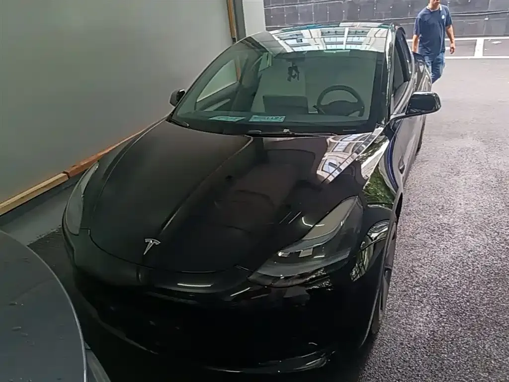 Tesla Model 3 — фото 10