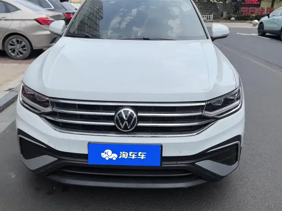 Volkswagen Tiguan L — фото 4