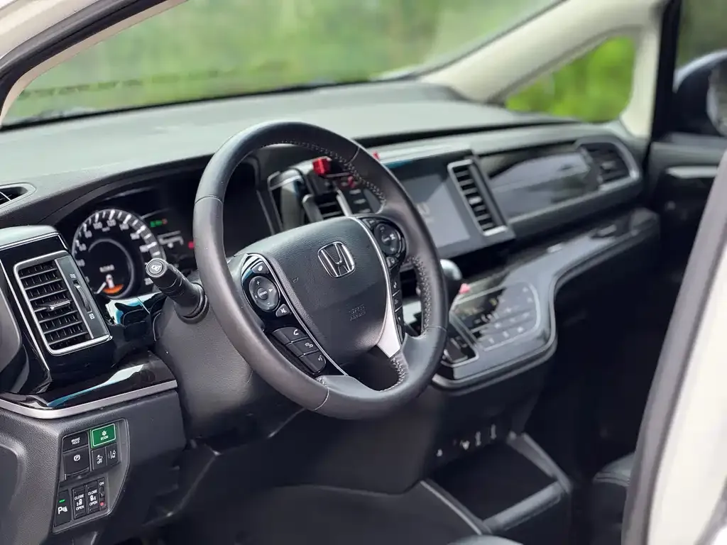 Honda Elysion 2021 из CN, фото 2