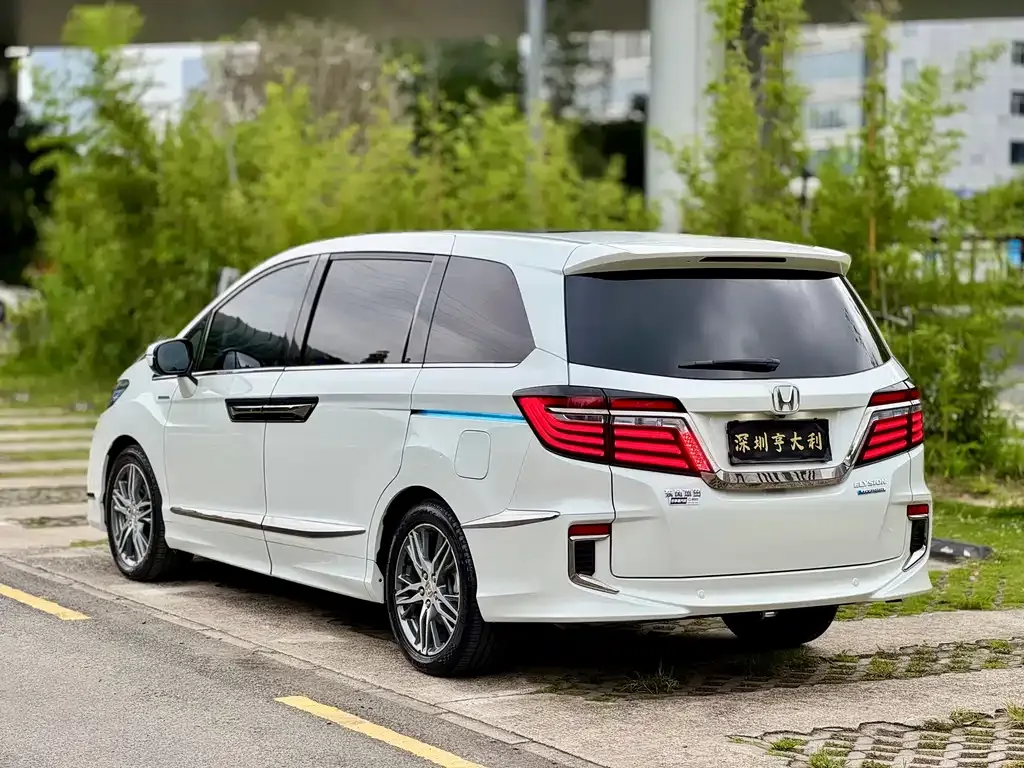 Honda Elysion 2021 из CN, фото 8