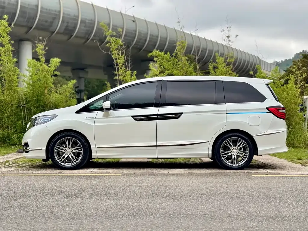 Honda Elysion 2021 из CN, фото 4