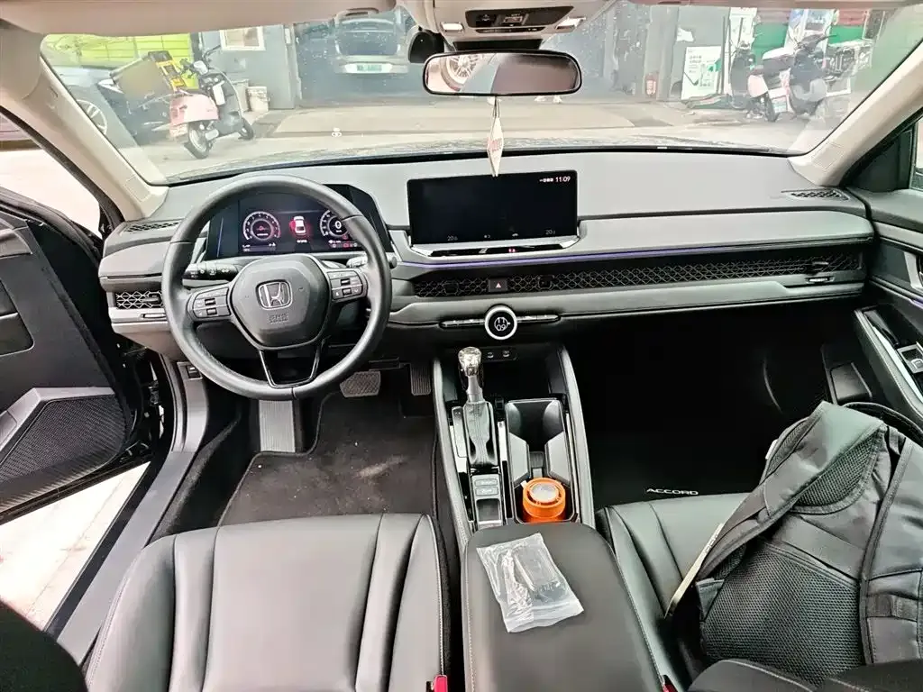 Honda Accord — фото 9