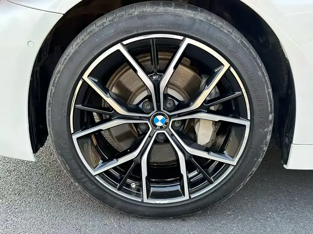 BMW 5 Series — фото 10