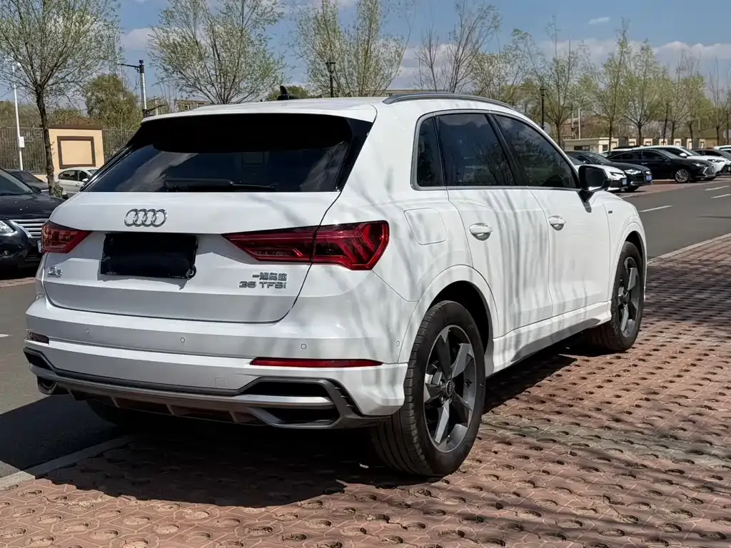 Audi Q3 — фото 9