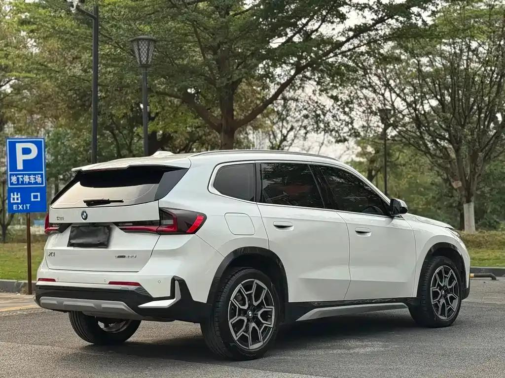 BMW X1 — фото 5