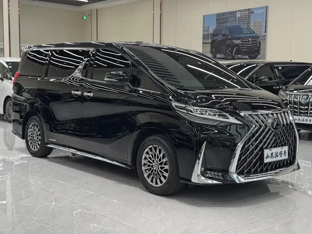 Lexus LM — фото 5