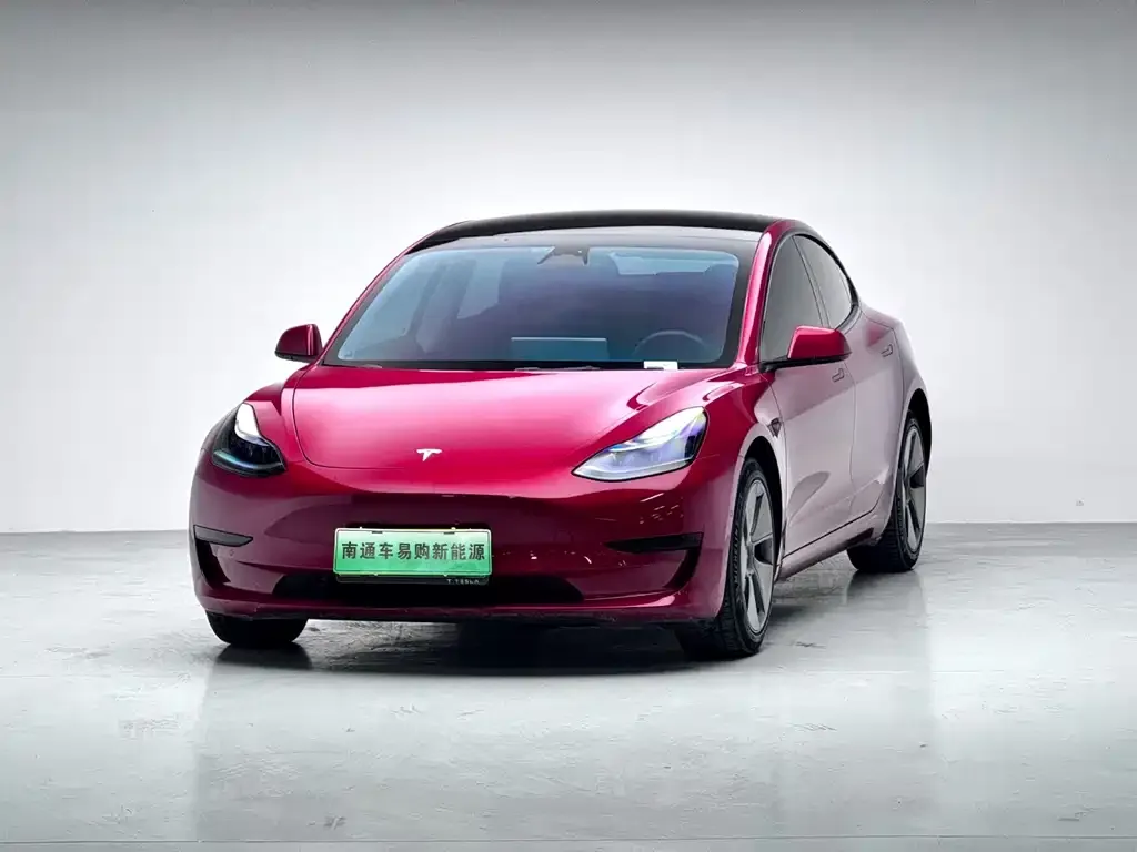 Tesla Model 3 — фото 1