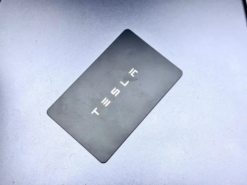 Tesla Model 3 — фото 6