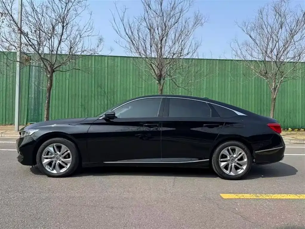 Honda Accord — фото 6
