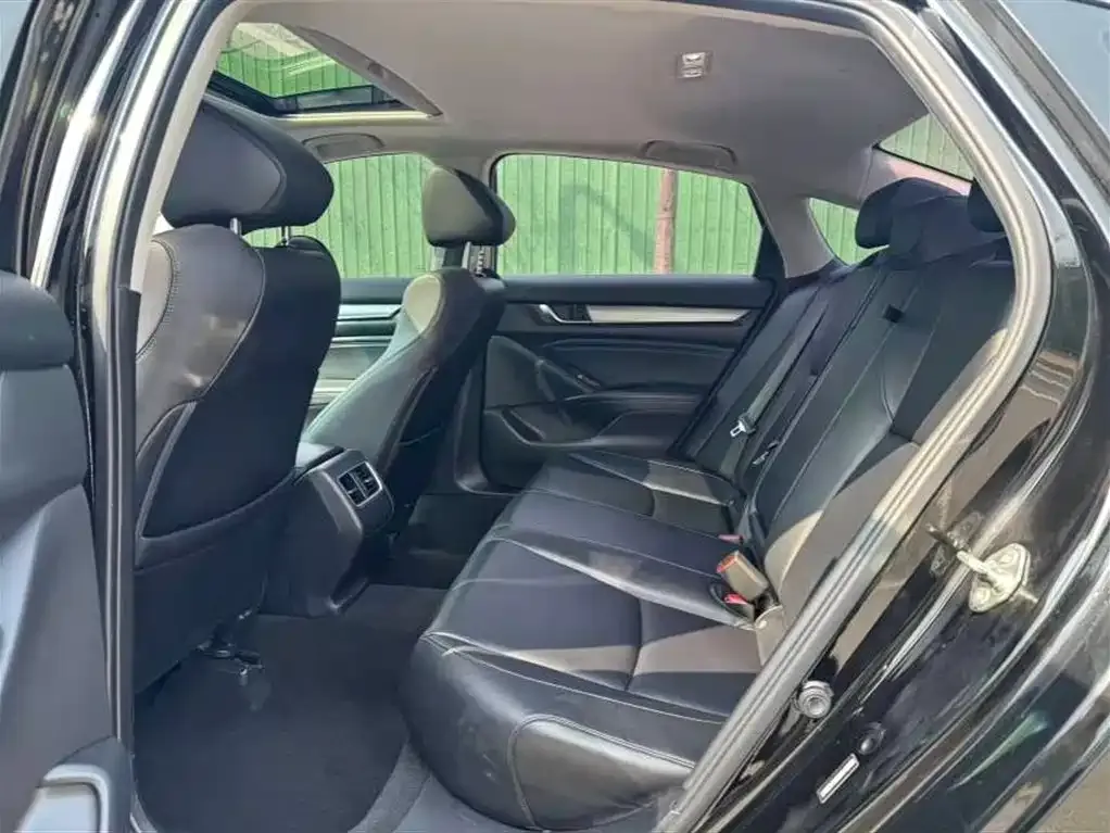 Honda Accord — фото 3