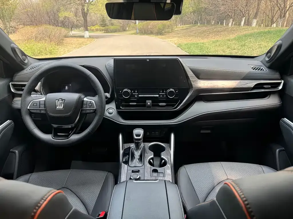 Toyota Crown Kluger 2025 из CN, фото 3