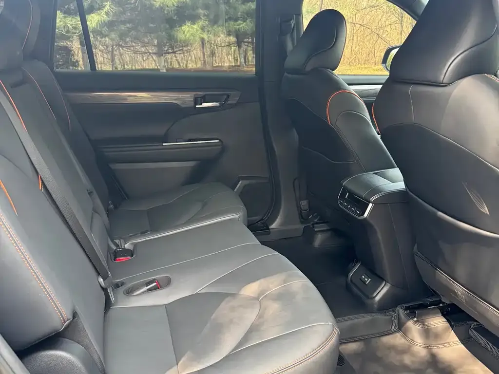 Toyota Crown Kluger 2025 из CN, фото 2