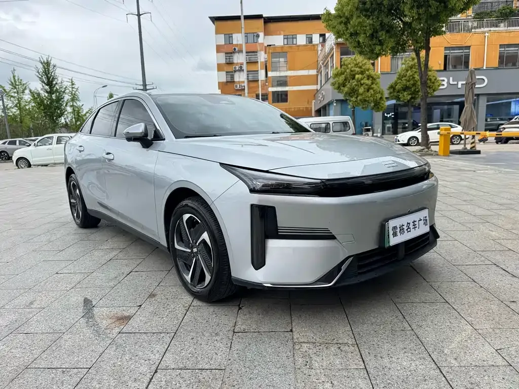 Geely Galaxy L6 — фото 5