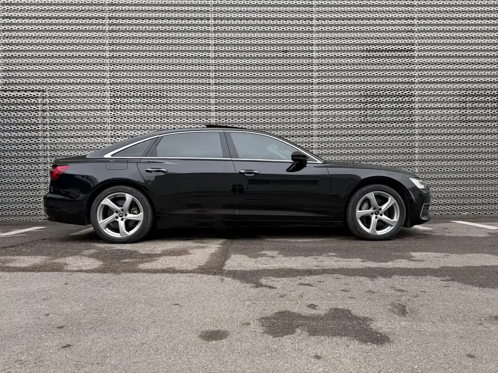 Audi A6L — фото 10