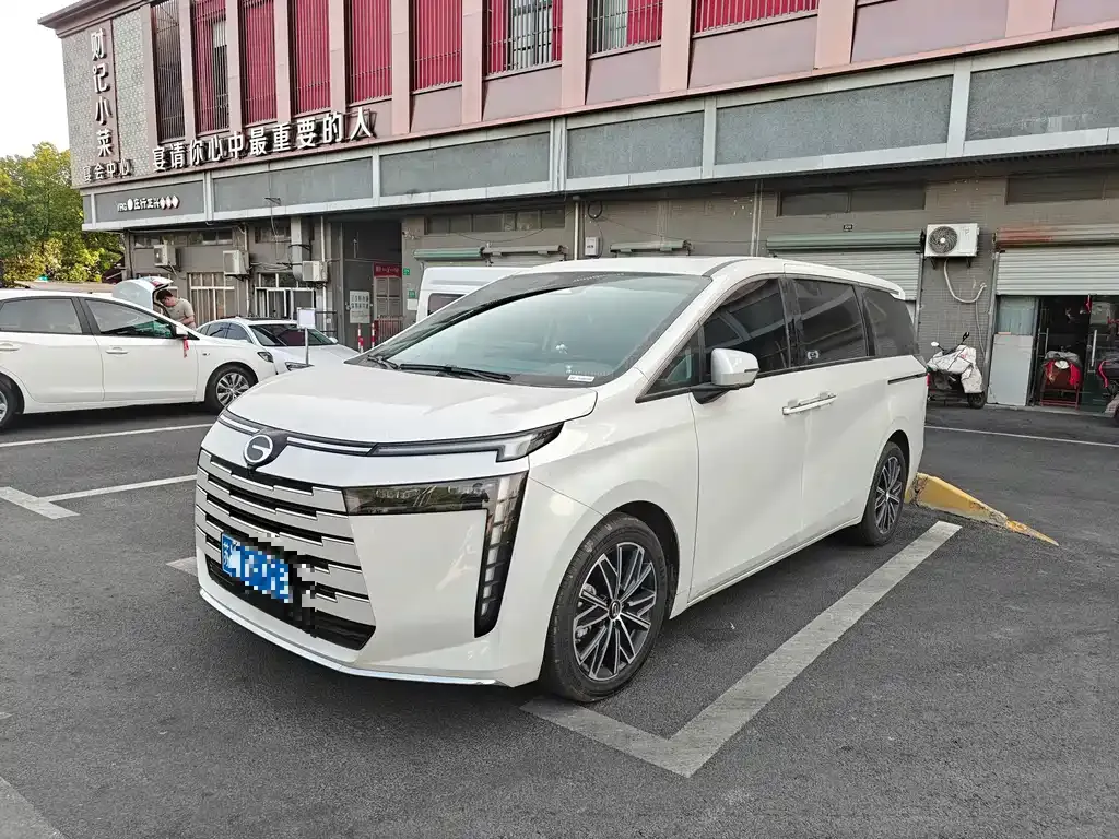 GAC Motor Trumpchi E8