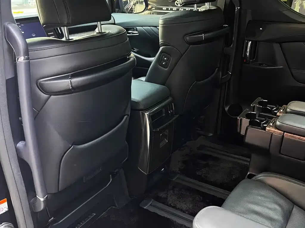 Toyota Vellfire — фото 5