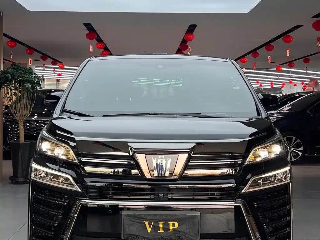 Toyota Vellfire — фото 3