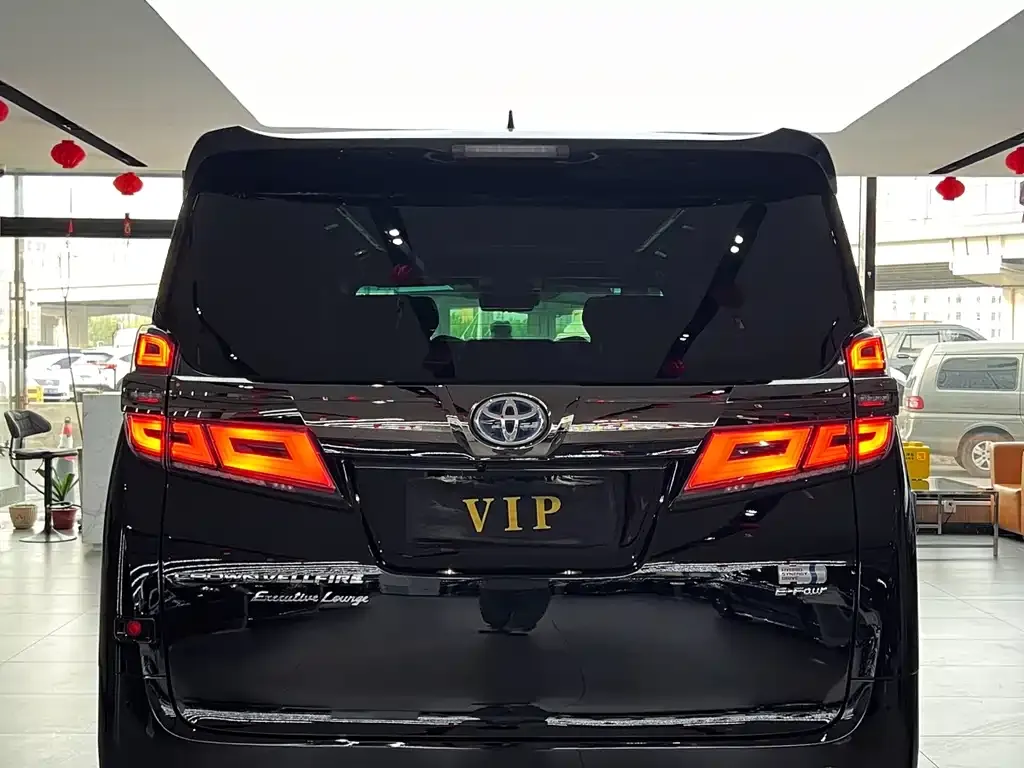 Toyota Vellfire — фото 8