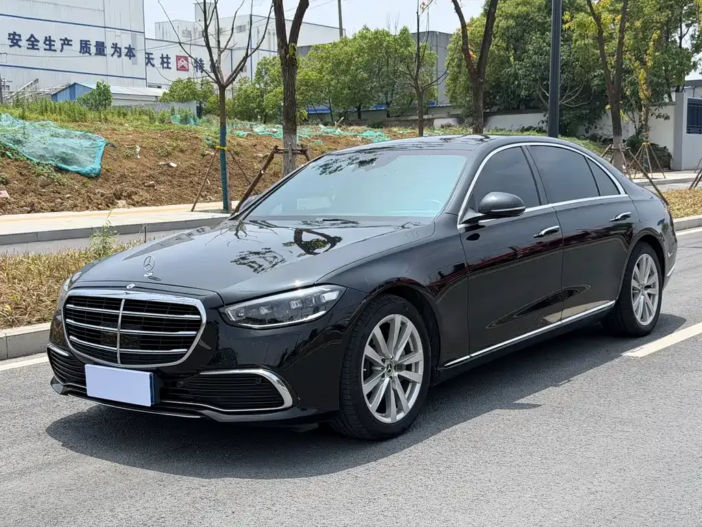 Mercedes-Benz S-Class — фото 1