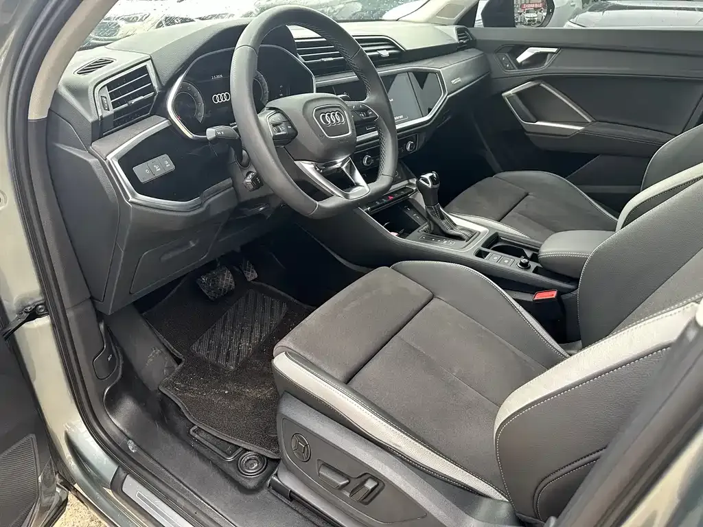 Audi Q3 2023 из CN, фото 7