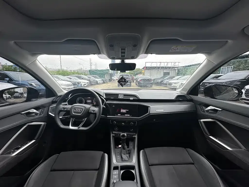 Audi Q3 2023 из CN, фото 3