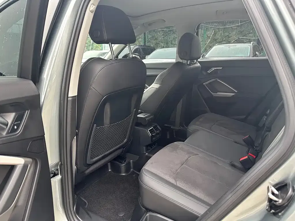 Audi Q3 2023 из CN, фото 10